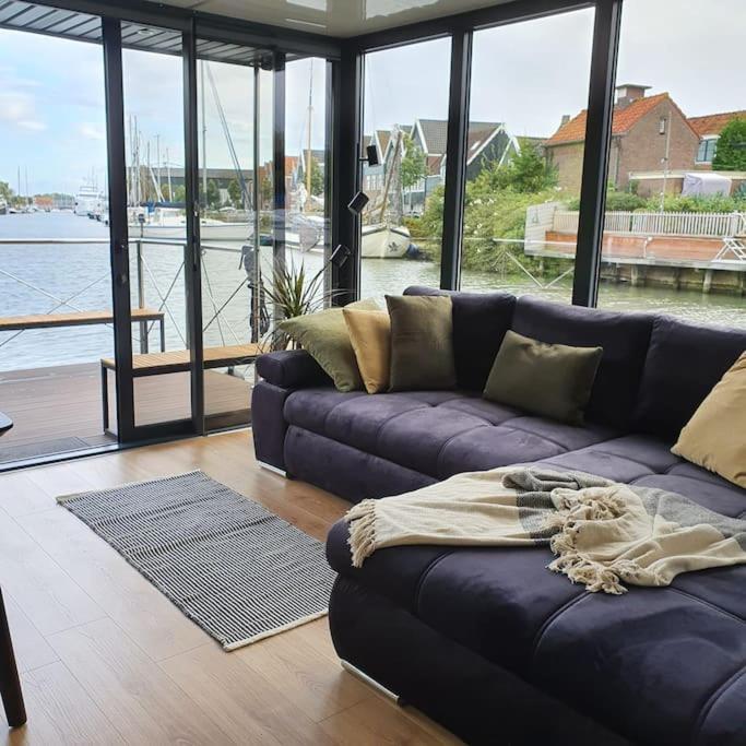 ホテル Modern, Brand New Houseboat Near Amsterdam モニキンダム エクステリア 写真