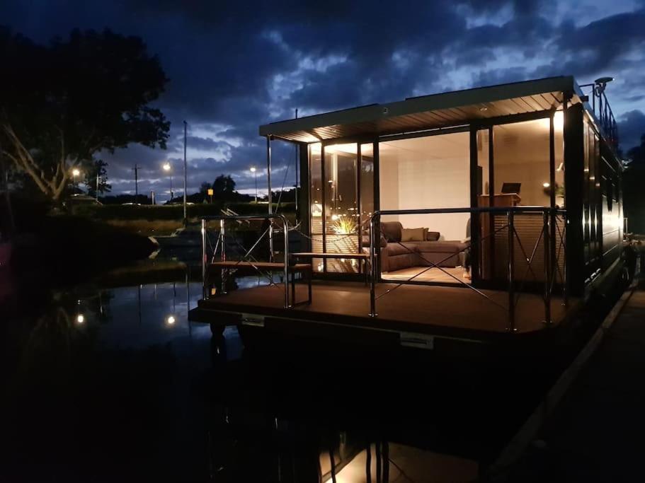 ホテル Modern, Brand New Houseboat Near Amsterdam モニキンダム エクステリア 写真