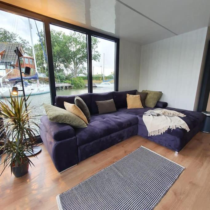 ホテル Modern, Brand New Houseboat Near Amsterdam モニキンダム エクステリア 写真