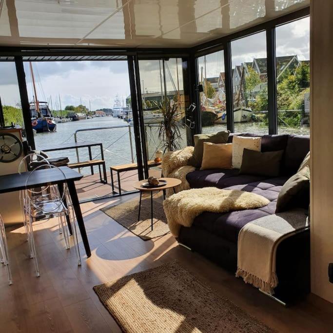 ホテル Modern, Brand New Houseboat Near Amsterdam モニキンダム エクステリア 写真
