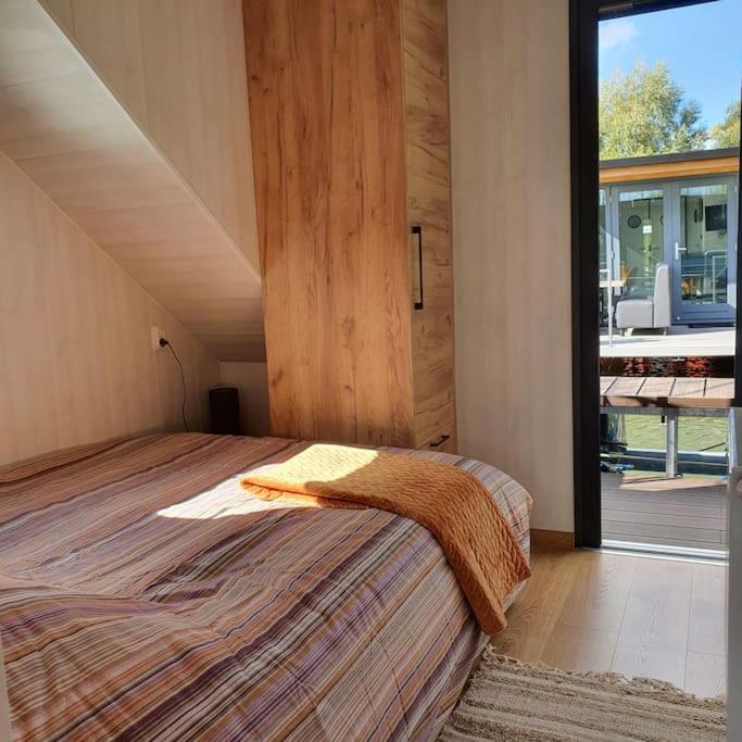 ホテル Modern, Brand New Houseboat Near Amsterdam モニキンダム エクステリア 写真