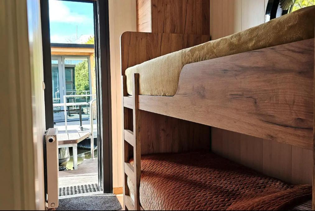 ホテル Modern, Brand New Houseboat Near Amsterdam モニキンダム エクステリア 写真